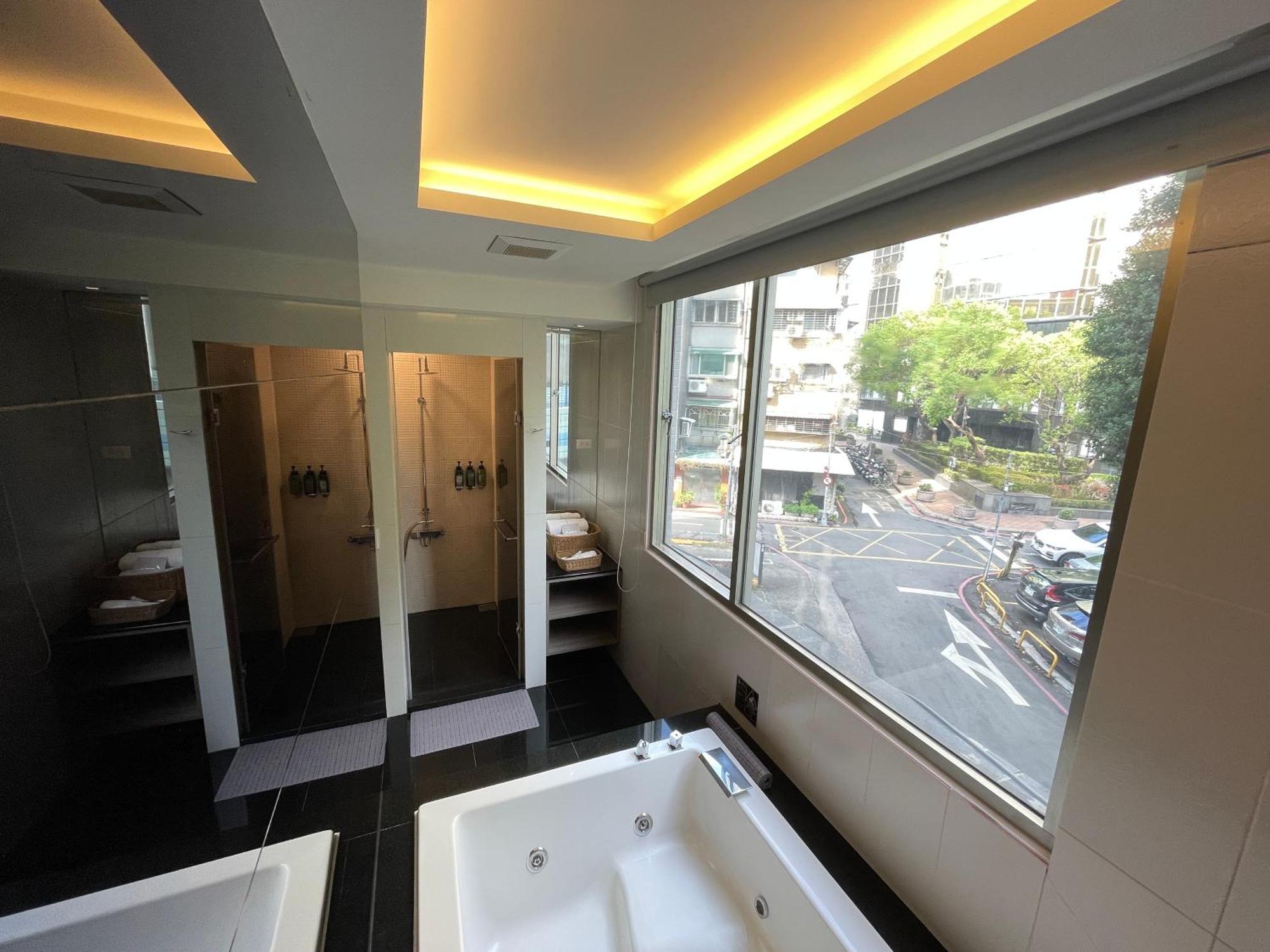 玩行旅台北館 Hotel Taipei Eksteriør billede